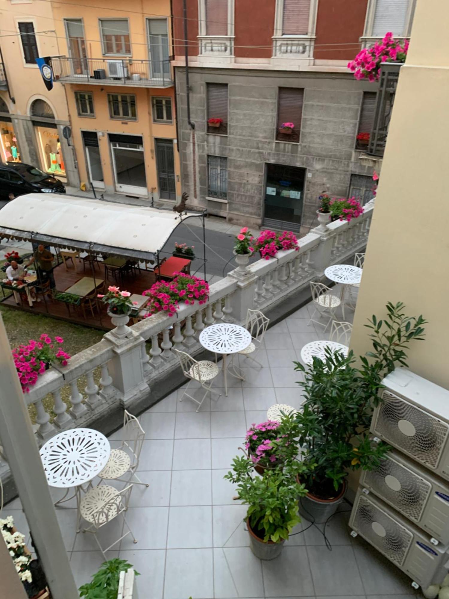 La Terrazza Vercelli Bed & Charme Exterior photo